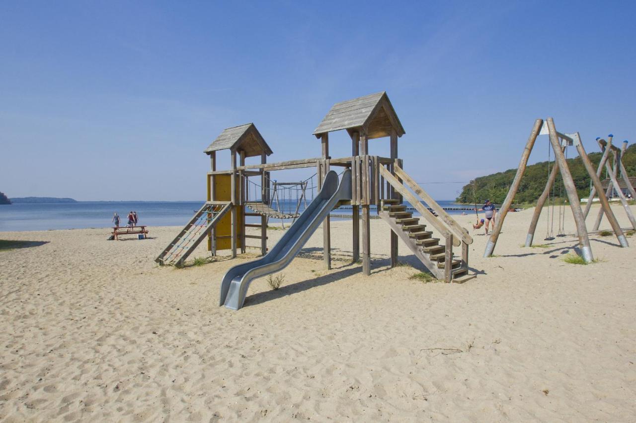 Ferienresidenz Zwei Bodden Fewo2-8 - Balkon, Sauna, Kamin Lietzow ภายนอก รูปภาพ